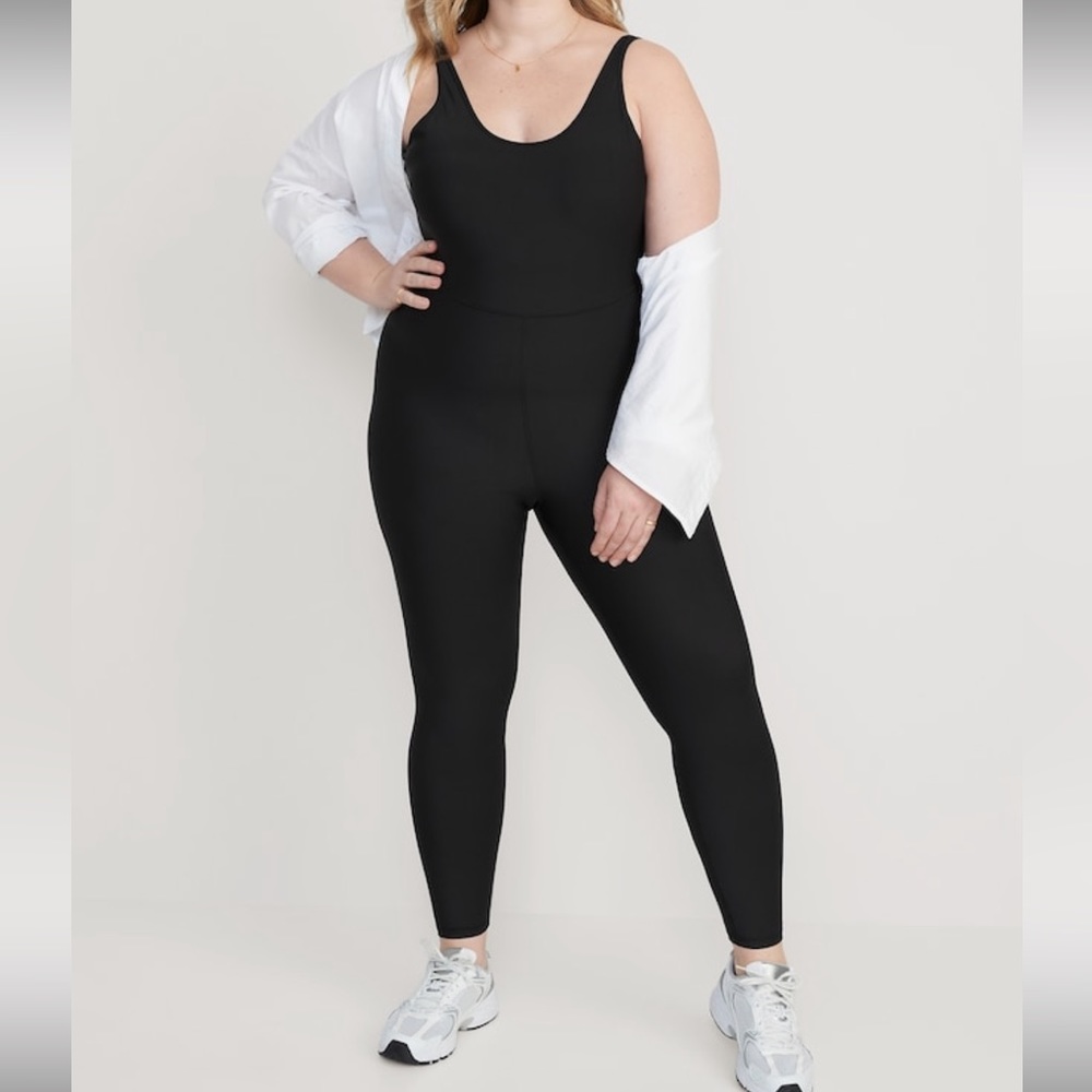 Old Navy Sleeveless Powersoft 7/8 Length Bodysuit for Women in Black Jack